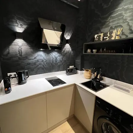 아파트 Luxury Decorated Studio, On Trendy Harbor Port Lympia, Close To Old Town, And Tramway